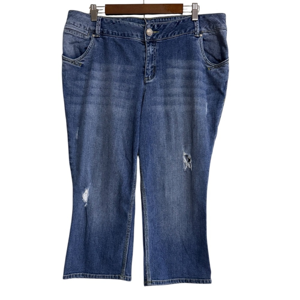 LaneBryant  Women's Distressed Capri Blue Jeans Size 18